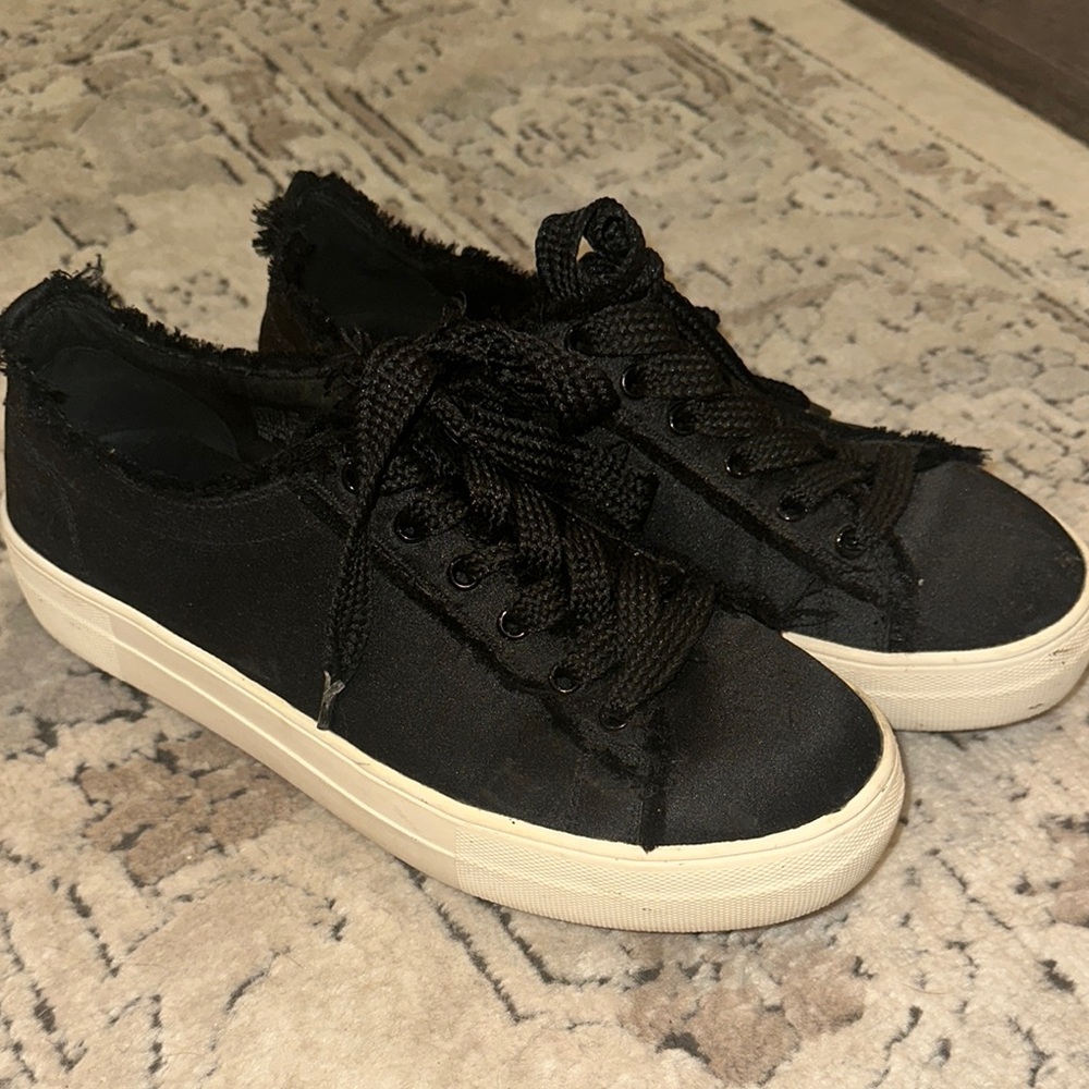 Steve Madden Greyla Black Satin Platform Sneakers, good condition - Picture 4 of 4